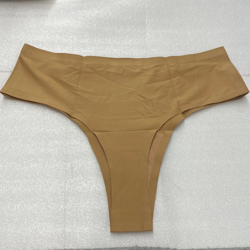 Evelyn Bobbie Thong 4/$25 - Picture 2 of 6